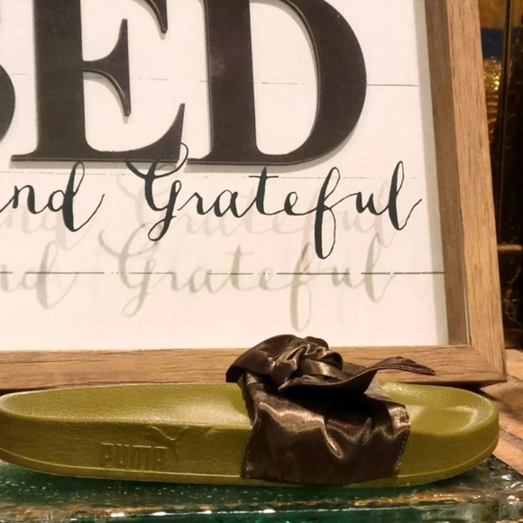 PUMA Fenty x Bow Slide 'Olive' Wmns  Sz 8.5 #365774-01 - Picture 3 of 12